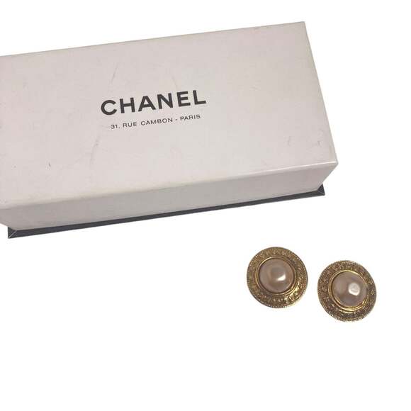 CHANEL Authentic Gold Pearl Earrings